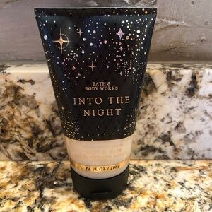Bath & Body Works Into The Night Exfoliating Glow Body Scrub